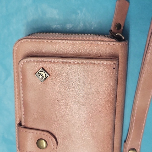 Pola Wallet / Phone Wallet - Picture 2 of 11